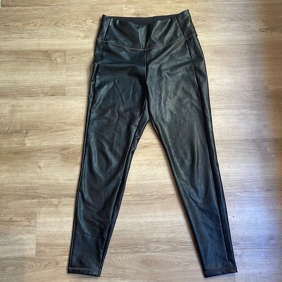 Athleta Pants - 𝅺ATHLETA faux leather soft lined leggings. Size S